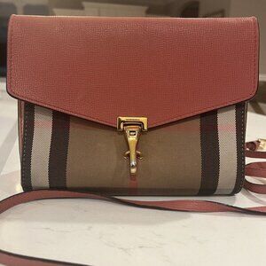 Burberry Macken Purse